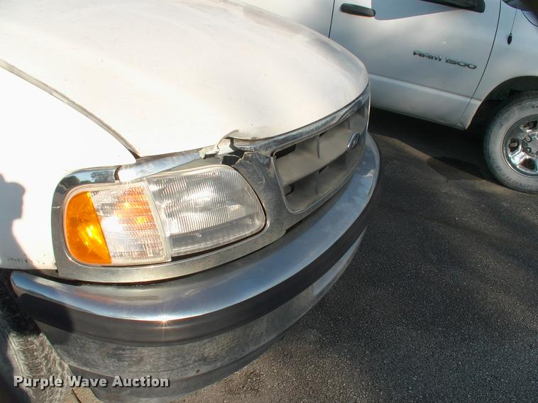 image for item DA2715 1998 Ford F150 pickup truck