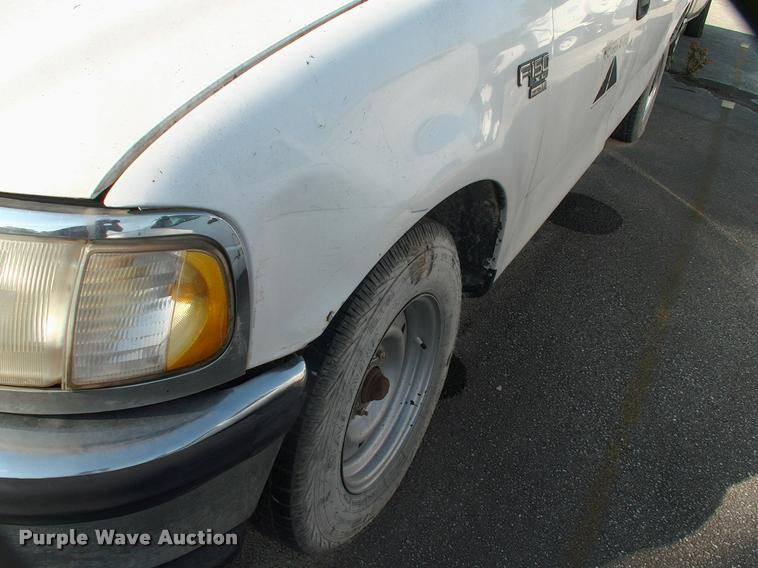 image for item DA2715 1998 Ford F150 pickup truck
