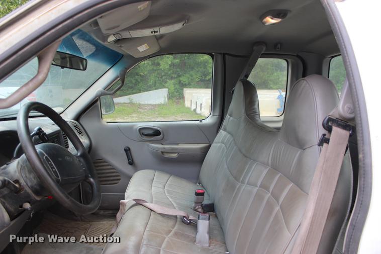 image for item DA2716 2000 Ford F150 SuperCab pickup truck