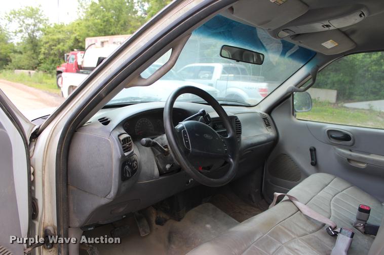 image for item DA2716 2000 Ford F150 SuperCab pickup truck