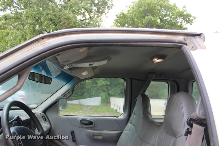 image for item DA2716 2000 Ford F150 SuperCab pickup truck