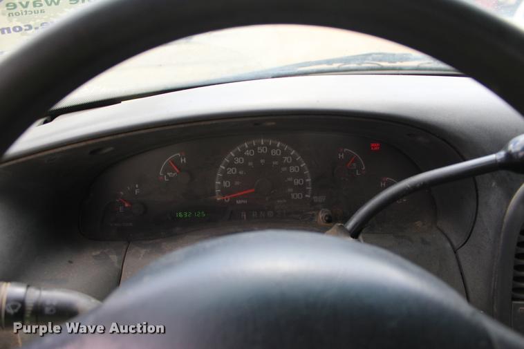 image for item DA2716 2000 Ford F150 SuperCab pickup truck