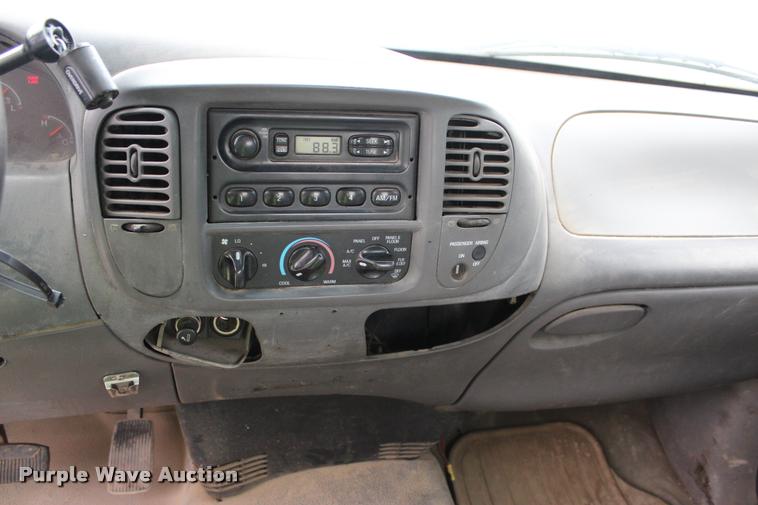 image for item DA2716 2000 Ford F150 SuperCab pickup truck