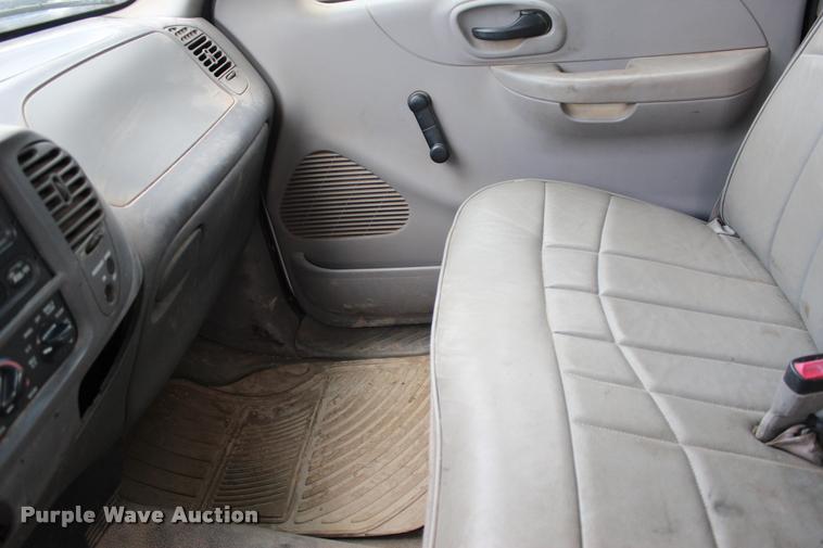 image for item DA2716 2000 Ford F150 SuperCab pickup truck