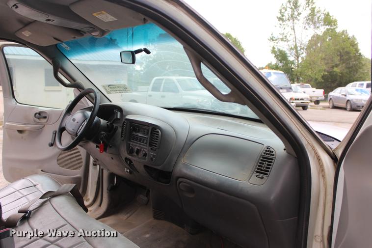 image for item DA2716 2000 Ford F150 SuperCab pickup truck