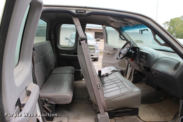 image for item DA2716 2000 Ford F150 SuperCab pickup truck