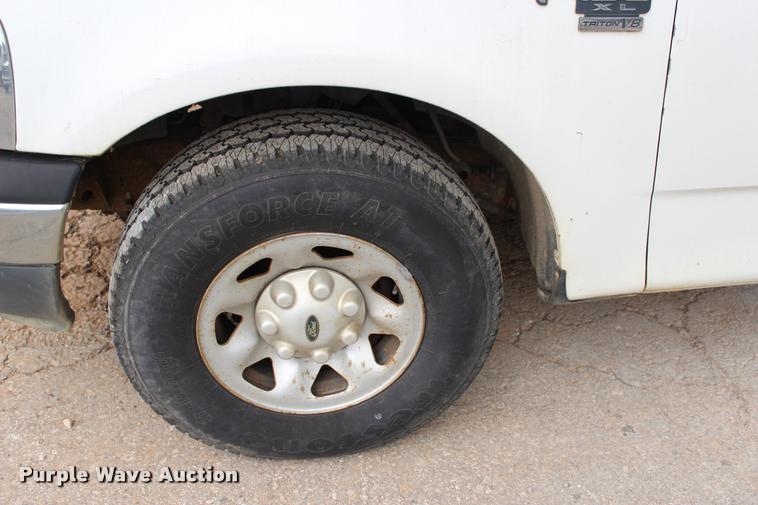 image for item DA2716 2000 Ford F150 SuperCab pickup truck