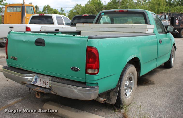 image for item DA2717 2001 Ford F150 pickup truck