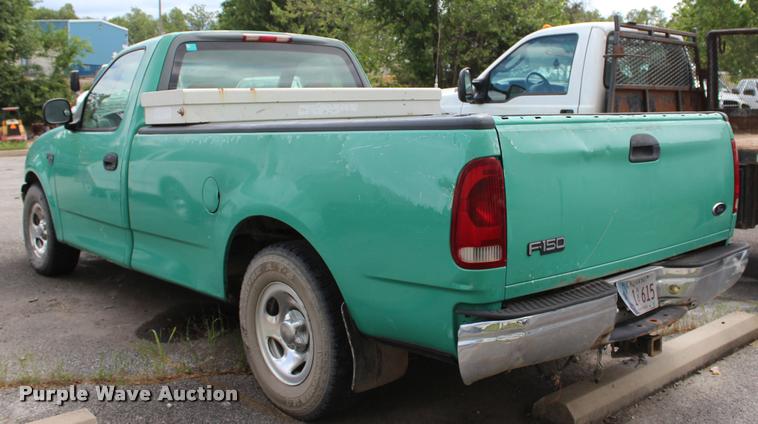 image for item DA2717 2001 Ford F150 pickup truck