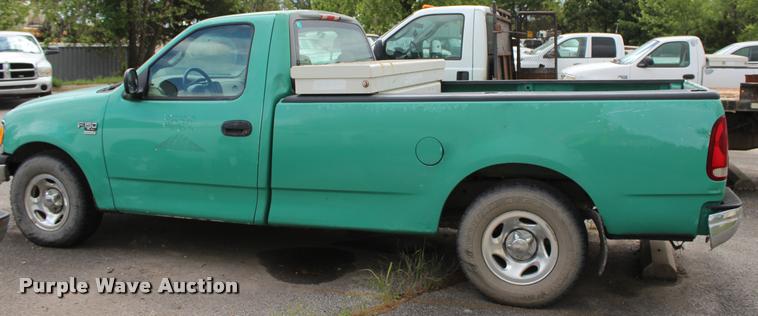 image for item DA2717 2001 Ford F150 pickup truck