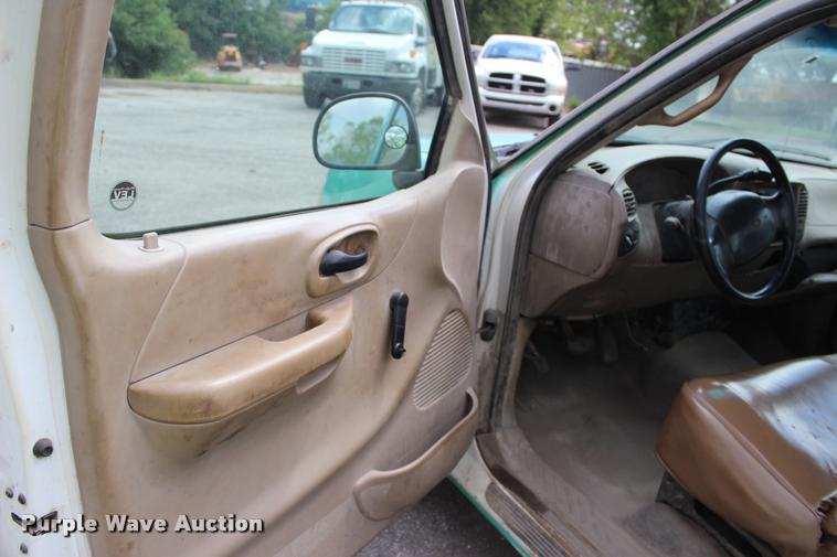 image for item DA2717 2001 Ford F150 pickup truck