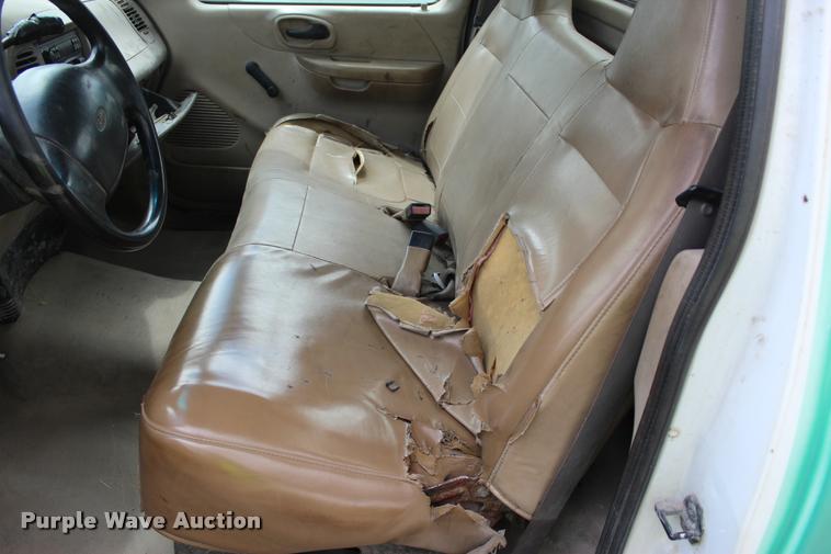 image for item DA2717 2001 Ford F150 pickup truck