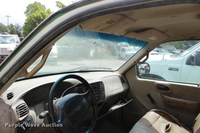 image for item DA2717 2001 Ford F150 pickup truck