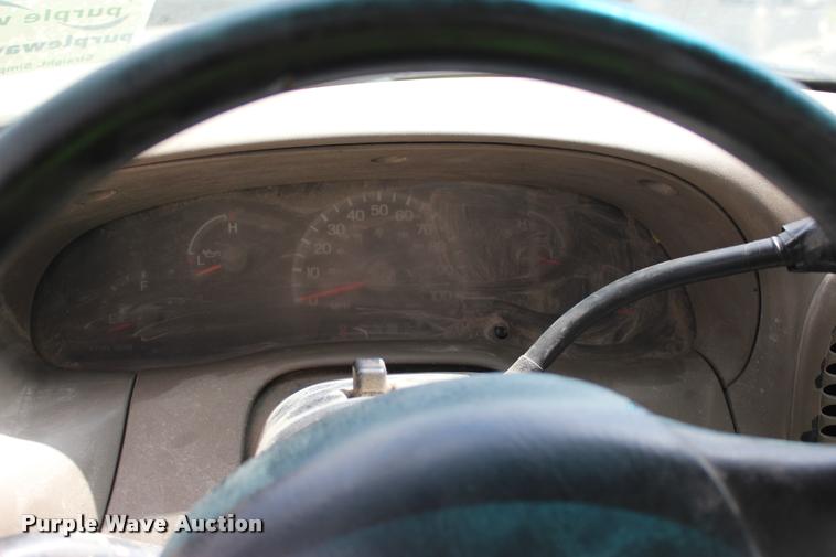 image for item DA2717 2001 Ford F150 pickup truck