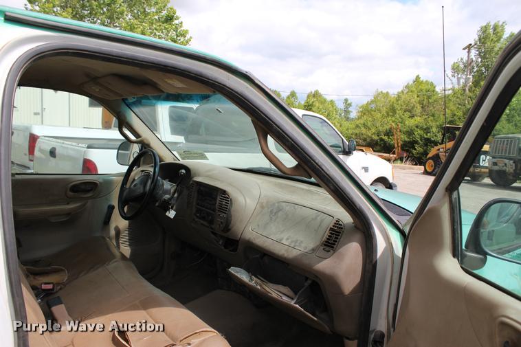 image for item DA2717 2001 Ford F150 pickup truck