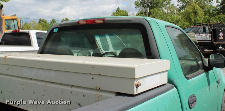 image for item DA2717 2001 Ford F150 pickup truck