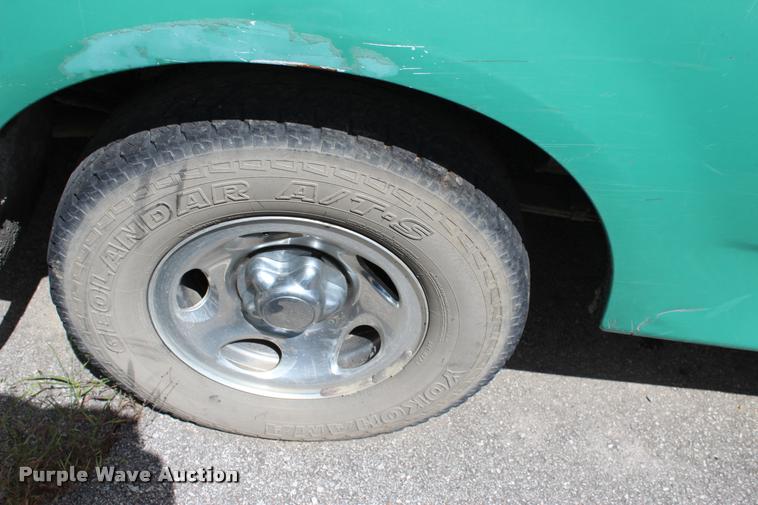 image for item DA2717 2001 Ford F150 pickup truck