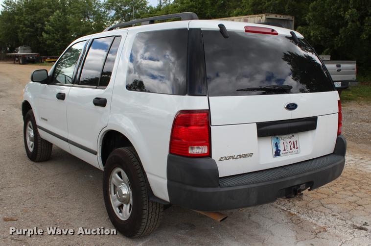 image for item DA2718 2004 Ford Explorer SUV