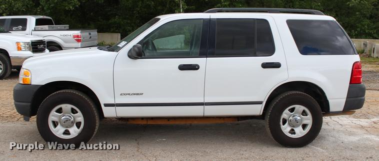image for item DA2718 2004 Ford Explorer SUV