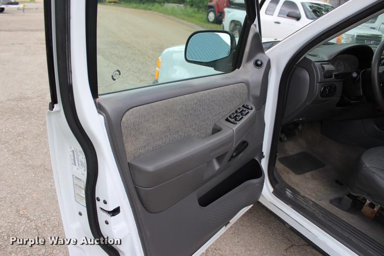 image for item DA2718 2004 Ford Explorer SUV
