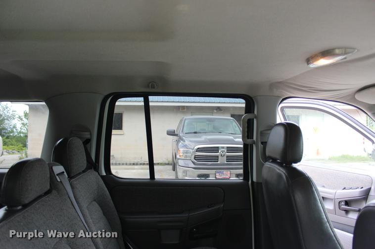 image for item DA2718 2004 Ford Explorer SUV