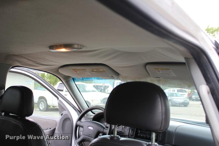 image for item DA2718 2004 Ford Explorer SUV