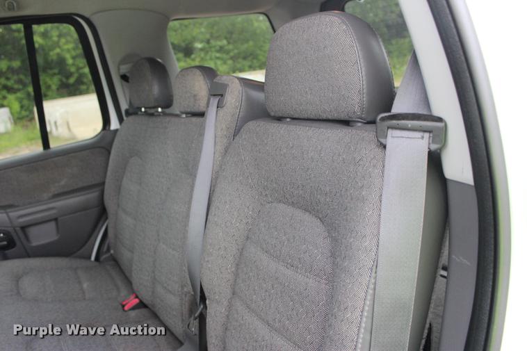 image for item DA2718 2004 Ford Explorer SUV