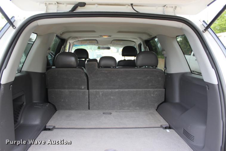 image for item DA2718 2004 Ford Explorer SUV