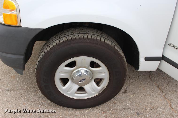 image for item DA2718 2004 Ford Explorer SUV