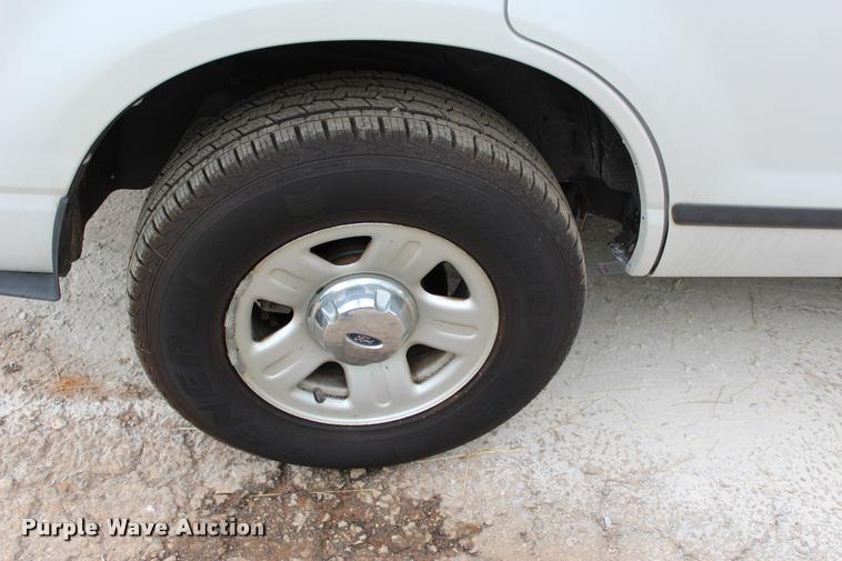 image for item DA2718 2004 Ford Explorer SUV