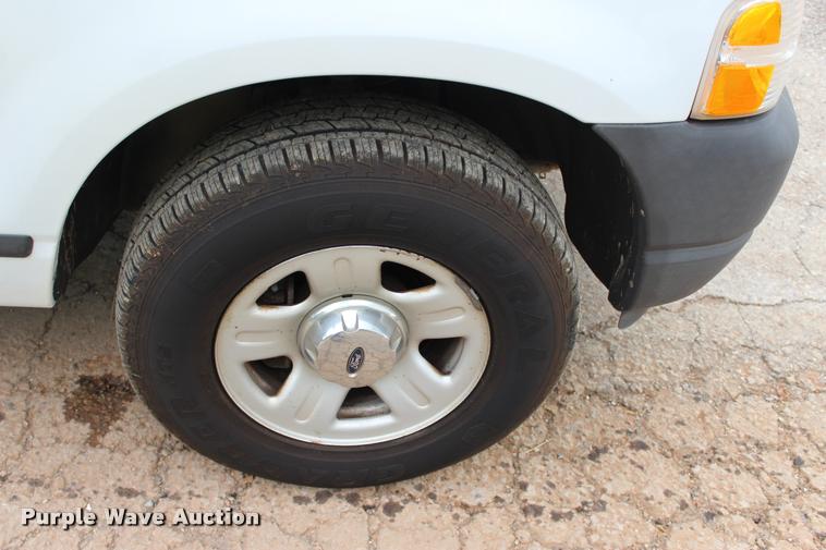 image for item DA2718 2004 Ford Explorer SUV