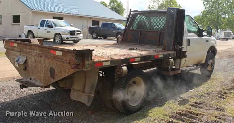 image for item DA2719 2003 Ford F450 Super Duty flatbed truck