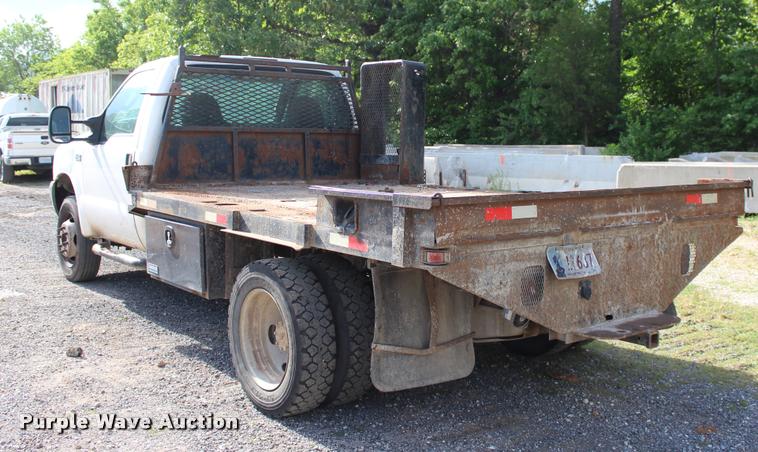 image for item DA2719 2003 Ford F450 Super Duty flatbed truck