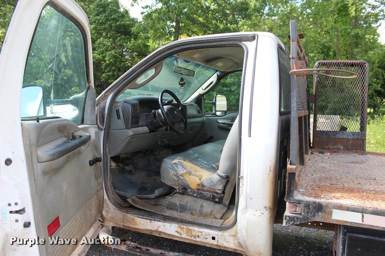 image for item DA2719 2003 Ford F450 Super Duty flatbed truck