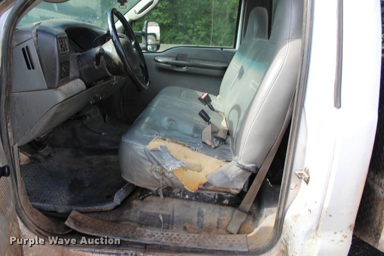 image for item DA2719 2003 Ford F450 Super Duty flatbed truck