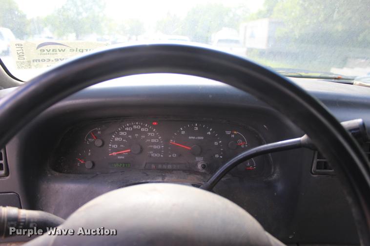 image for item DA2719 2003 Ford F450 Super Duty flatbed truck