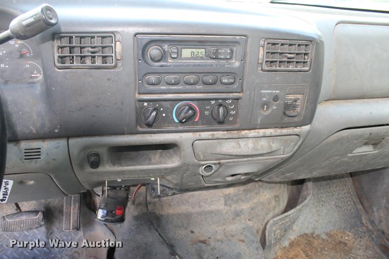 image for item DA2719 2003 Ford F450 Super Duty flatbed truck