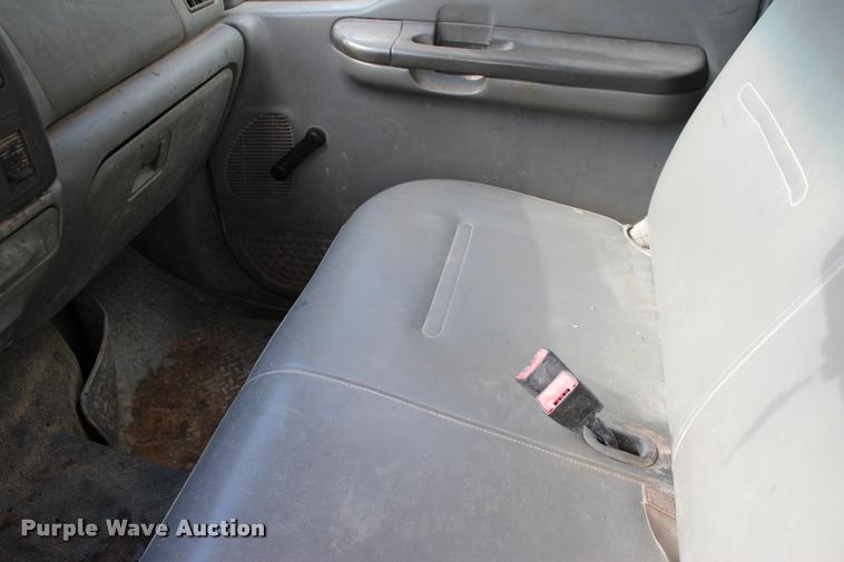 image for item DA2719 2003 Ford F450 Super Duty flatbed truck