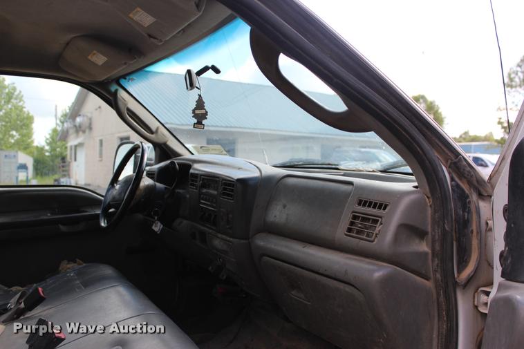 image for item DA2719 2003 Ford F450 Super Duty flatbed truck