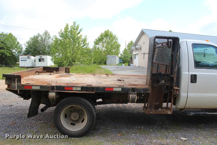 image for item DA2719 2003 Ford F450 Super Duty flatbed truck
