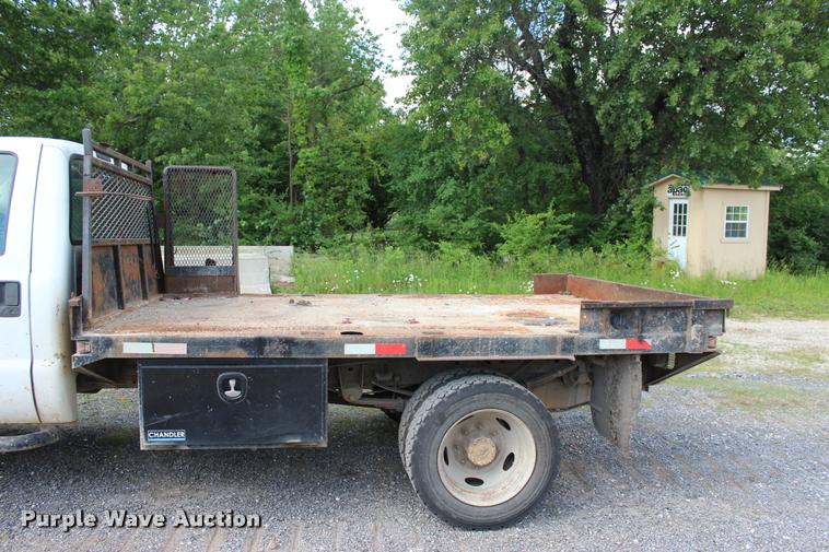 image for item DA2719 2003 Ford F450 Super Duty flatbed truck