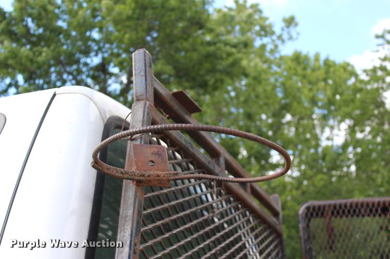 image for item DA2719 2003 Ford F450 Super Duty flatbed truck