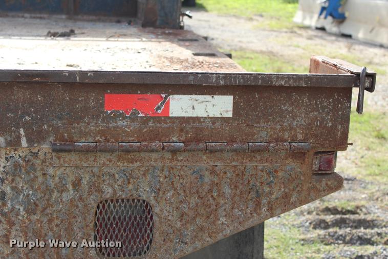 image for item DA2719 2003 Ford F450 Super Duty flatbed truck
