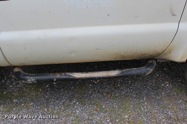 image for item DA2719 2003 Ford F450 Super Duty flatbed truck