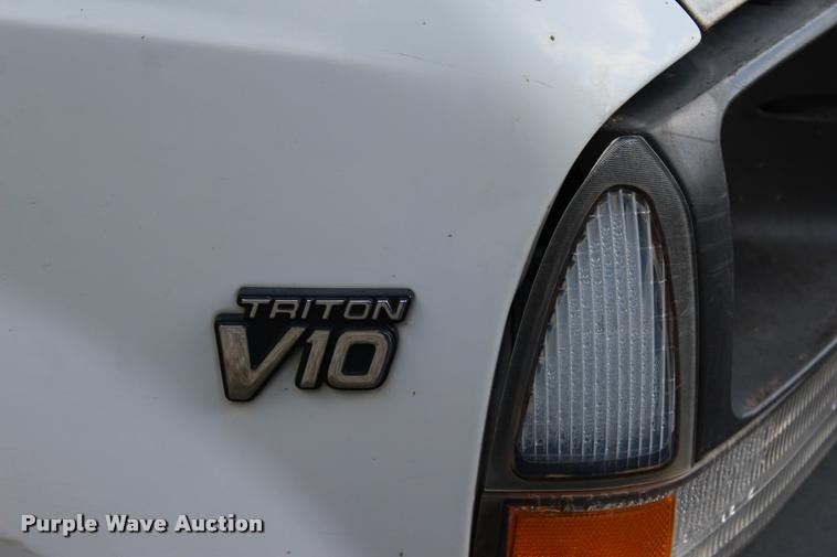 image for item DA2719 2003 Ford F450 Super Duty flatbed truck