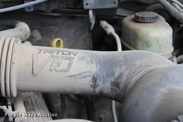 image for item DA2719 2003 Ford F450 Super Duty flatbed truck