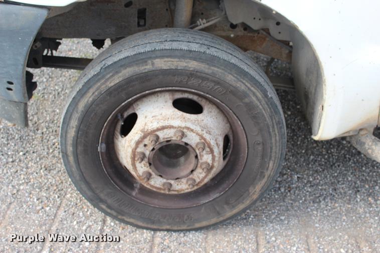 image for item DA2719 2003 Ford F450 Super Duty flatbed truck