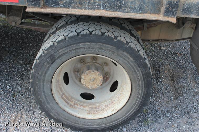 image for item DA2719 2003 Ford F450 Super Duty flatbed truck