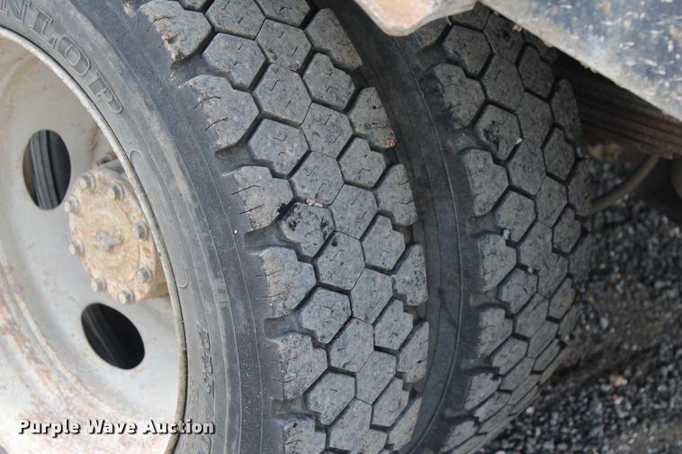 image for item DA2719 2003 Ford F450 Super Duty flatbed truck