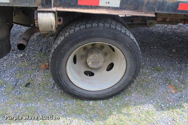 image for item DA2719 2003 Ford F450 Super Duty flatbed truck